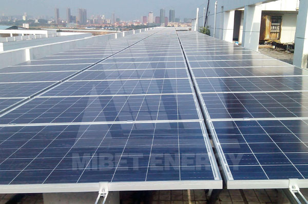 光伏發(fā)電系統(tǒng)的主要組成部分及分類有哪些？