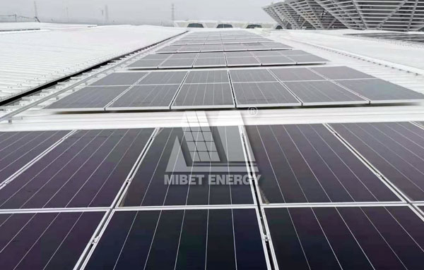 彩鋼瓦屋頂光伏電站的安裝與運(yùn)維要考慮什么？