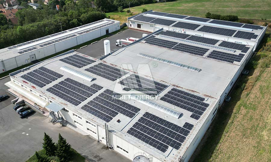 捷克 水泥平屋頂光伏項(xiàng)目 3.7MW-2